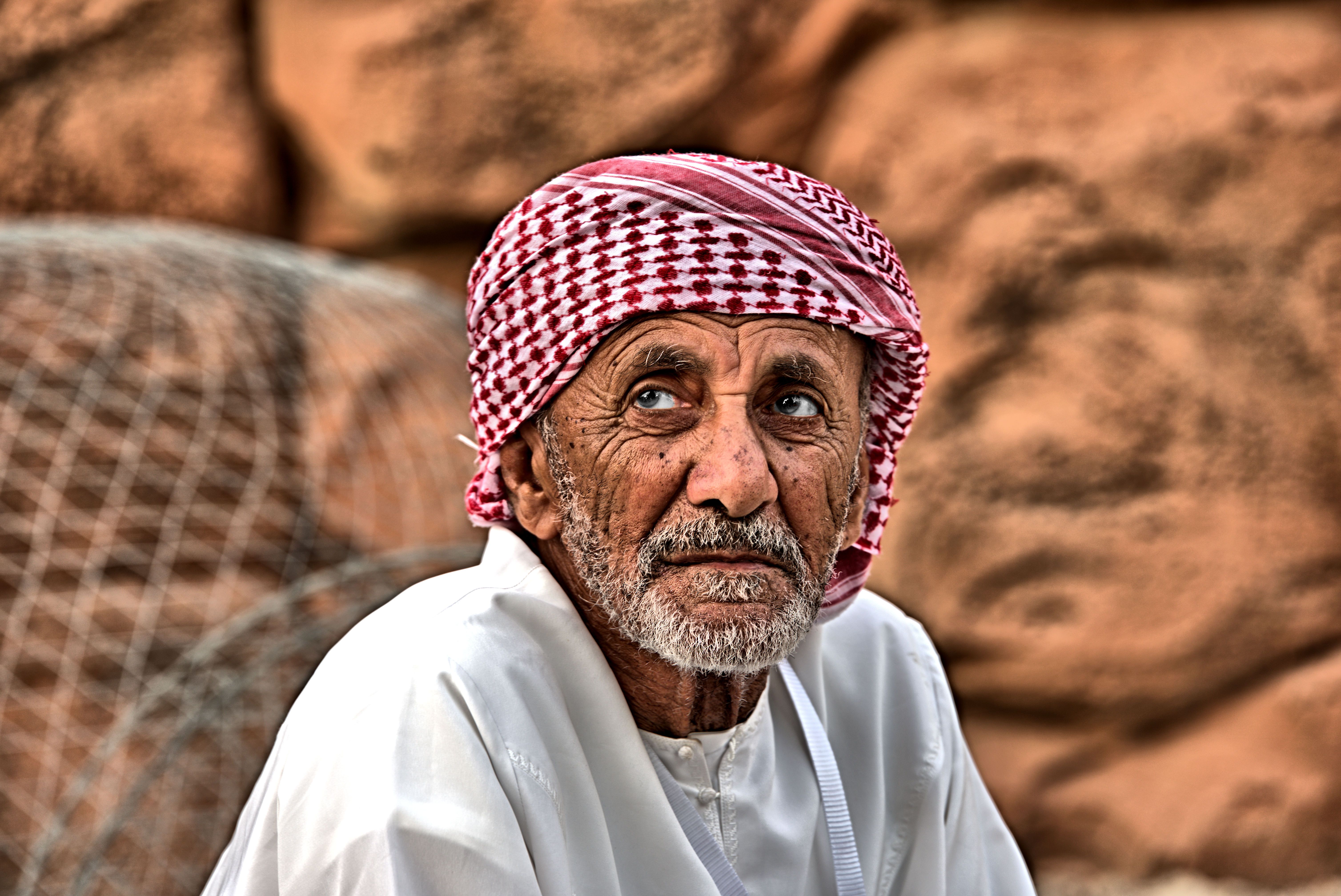 أفضل الرواة وحملة التراث (الكنوز البشرية الحيّة)