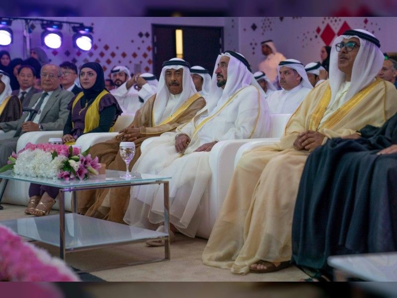 حاكم الشارقة يكرم الفائزين بجائزة الشارقة الدولية للتراث الثقافي في دورتها الثانية