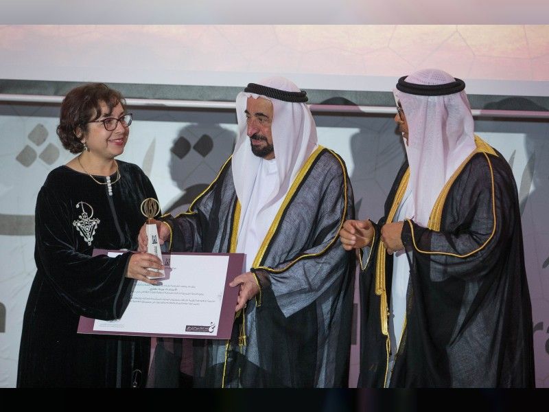 سلطان القاسمي يكرم الفائزين بالنسخة الأولى من جائزة الشارقة الدولية للتراث الثقافي